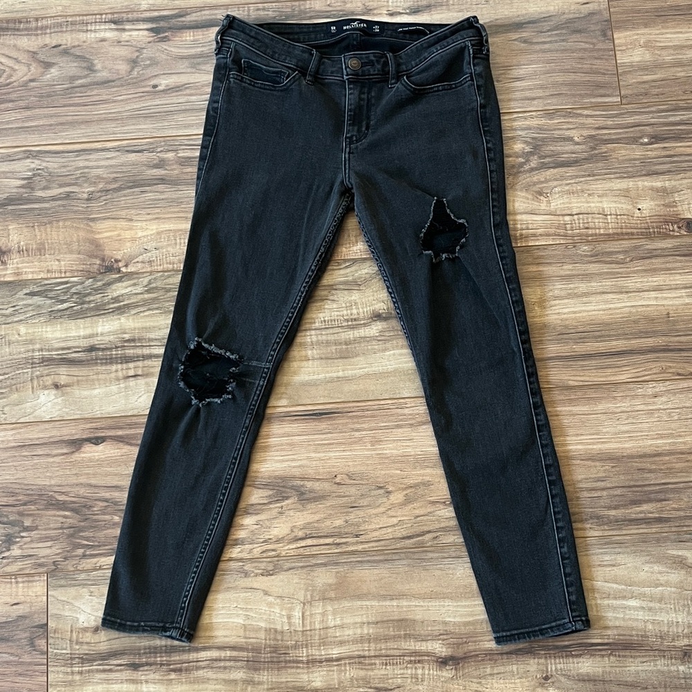 Distressed Black Cropped Skinny Jeans